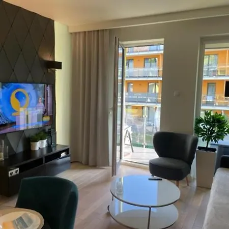 Premium V Z Garazem 科沃布热格